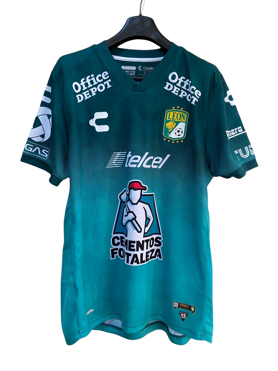 Club León issue special edition Club World Cup shirt - AS USA