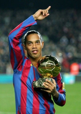 2005 Barcelona Signed Signed Ronaldinho (XL)