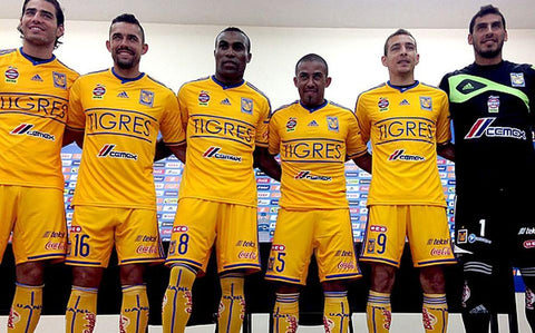 2014 Tigres UANL Match Issue Abraham Carrenjo Firmado Signed (M)