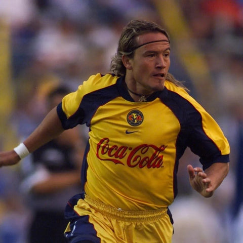 2001 Club Aguilas America Match Issue Luis Matador Hernandez (L)