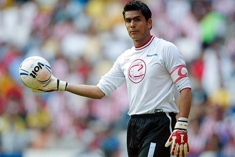 2006 Chivas Guadalajara Oswaldo Sanchez (L)